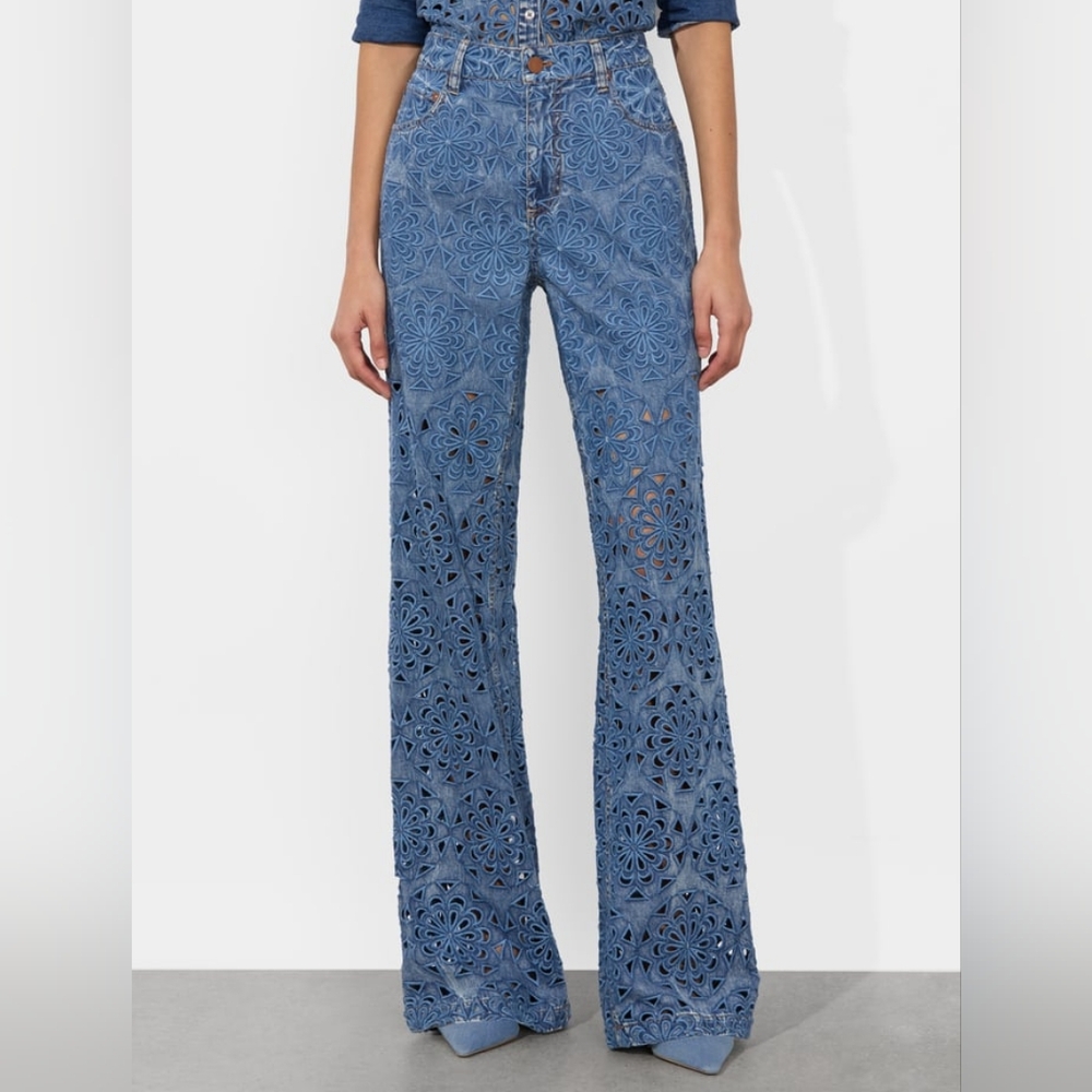 Alice + Olivia WEEZY LASERCUT JEAN - Picture 1 of 16